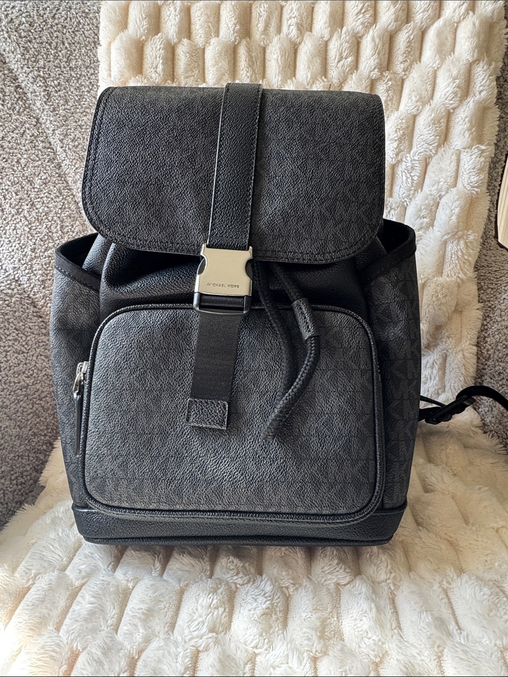 Michael Kors Cooper Sling Pack
Backpack MK Black.